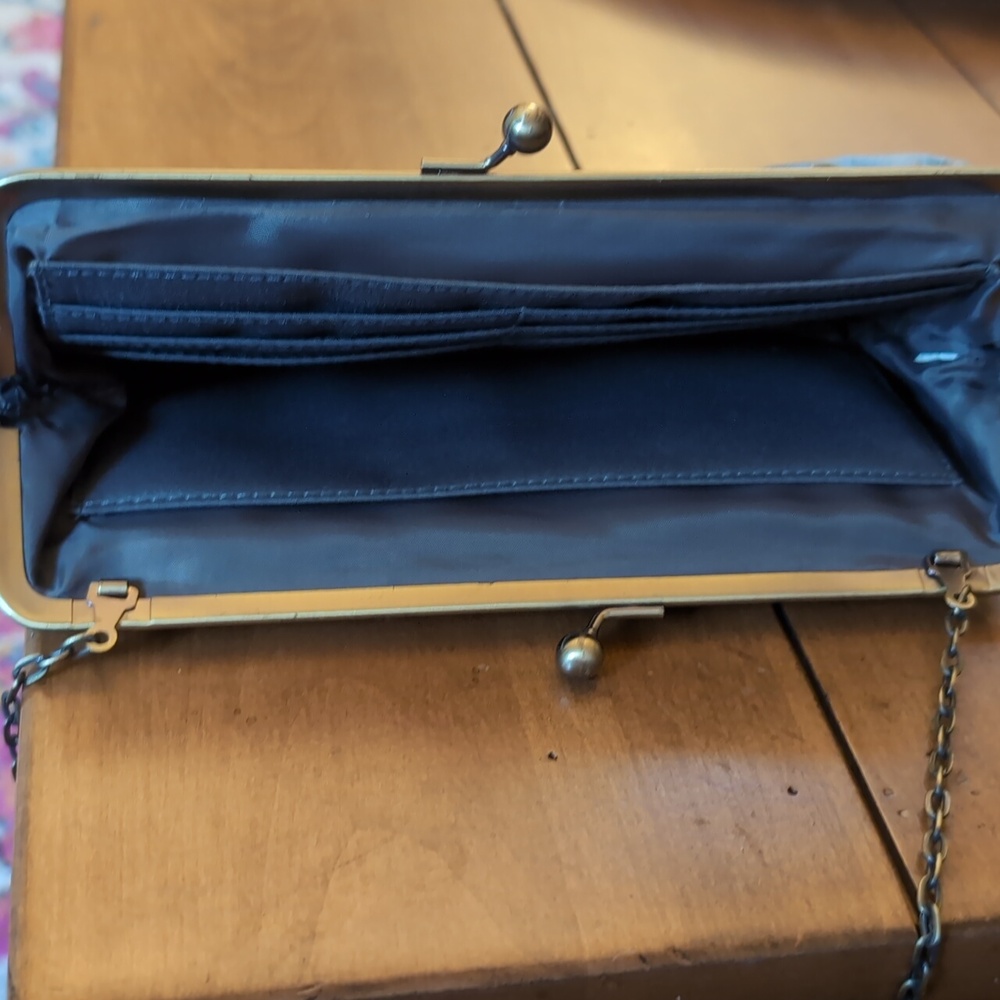 Purse - Picture 2 of 3